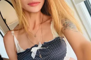 StrawberryBlondeVisiting2DayOn... - Image 1