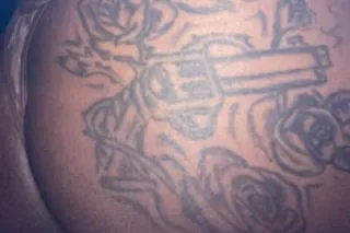 keep a wet wipe 💦 - Image 1